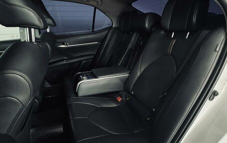 Toyota Camry, 2020 год, 3 000 000 рублей, 22 фотография