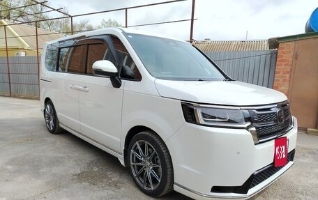 Honda Stepwgn, 2024 год, 3 450 000 рублей, 2 фотография