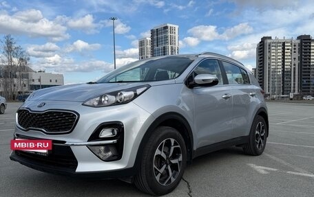 KIA Sportage IV рестайлинг, 2020 год, 2 495 000 рублей, 4 фотография