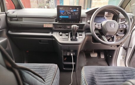 Honda Stepwgn, 2024 год, 3 450 000 рублей, 8 фотография