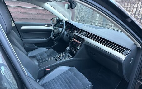 Volkswagen Passat B8 рестайлинг, 2019 год, 2 070 000 рублей, 27 фотография