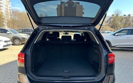 Volkswagen Passat B8 рестайлинг, 2019 год, 2 070 000 рублей, 40 фотография