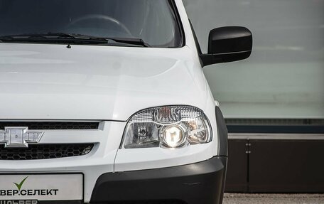 Chevrolet Niva I рестайлинг, 2018 год, 850 000 рублей, 10 фотография