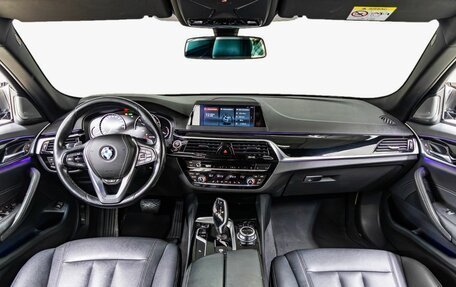 BMW 5 серия, 2018 год, 2 438 000 рублей, 13 фотография