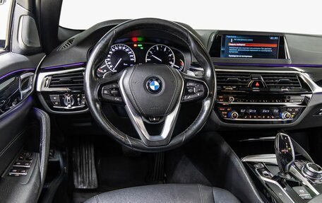 BMW 5 серия, 2018 год, 2 438 000 рублей, 14 фотография