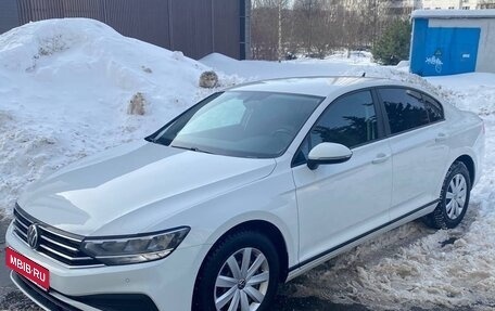 Volkswagen Passat B8 рестайлинг, 2021 год, 2 100 000 рублей, 1 фотография