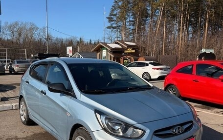 Hyundai Solaris II рестайлинг, 2011 год, 540 000 рублей, 1 фотография