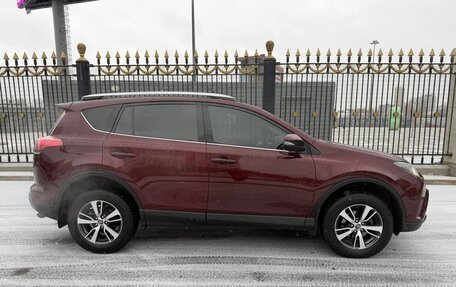 Toyota RAV4, 2017 год, 2 250 000 рублей, 3 фотография
