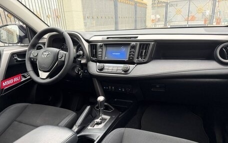 Toyota RAV4, 2017 год, 2 250 000 рублей, 10 фотография