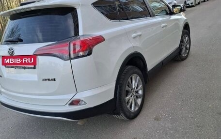 Toyota RAV4, 2016 год, 2 000 000 рублей, 5 фотография