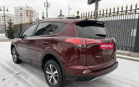 Toyota RAV4, 2017 год, 2 250 000 рублей, 6 фотография