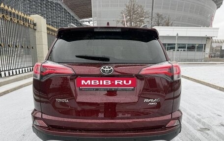 Toyota RAV4, 2017 год, 2 250 000 рублей, 5 фотография