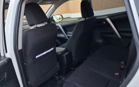 Toyota RAV4, 2016 год, 2 000 000 рублей, 10 фотография