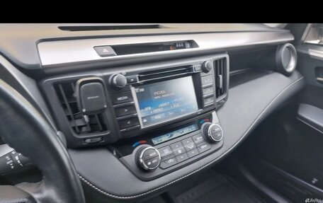 Toyota RAV4, 2016 год, 2 000 000 рублей, 14 фотография