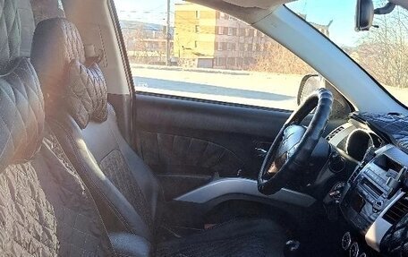 Mitsubishi Outlander III рестайлинг 3, 2008 год, 870 000 рублей, 16 фотография