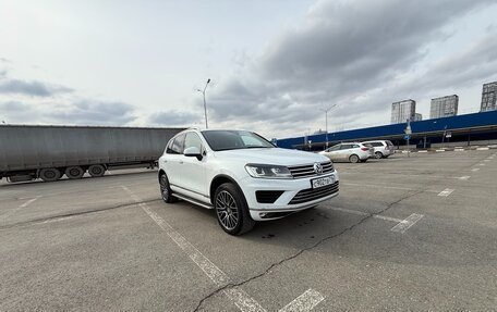 Volkswagen Touareg III, 2015 год, 2 800 000 рублей, 10 фотография