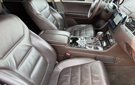 Volkswagen Touareg III, 2015 год, 2 800 000 рублей, 21 фотография