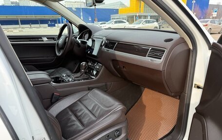 Volkswagen Touareg III, 2015 год, 2 800 000 рублей, 22 фотография