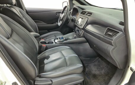 Nissan Leaf II, 2019 год, 1 980 000 рублей, 13 фотография