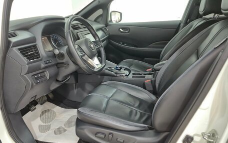 Nissan Leaf II, 2019 год, 1 980 000 рублей, 9 фотография