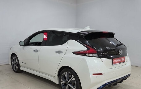 Nissan Leaf II, 2019 год, 1 980 000 рублей, 6 фотография