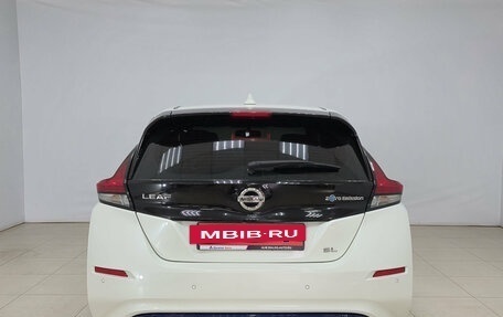 Nissan Leaf II, 2019 год, 1 980 000 рублей, 5 фотография