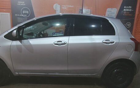 Toyota Yaris III рестайлинг, 2006 год, 415 000 рублей, 3 фотография