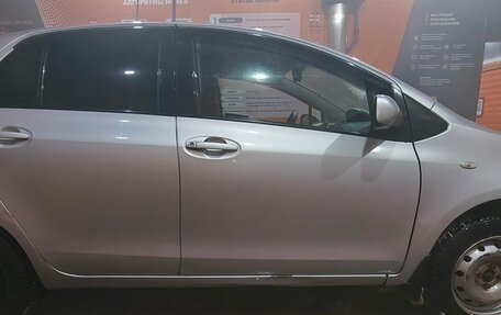 Toyota Yaris III рестайлинг, 2006 год, 415 000 рублей, 6 фотография