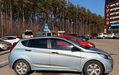 Hyundai Solaris II рестайлинг, 2011 год, 540 000 рублей, 3 фотография