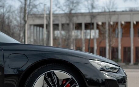 Audi e-tron GT, 2022 год, 9 000 000 рублей, 5 фотография