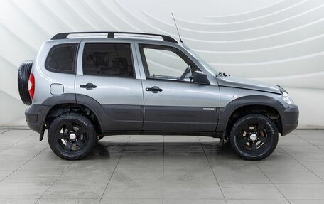 Chevrolet Niva I рестайлинг, 2015 год, 638 000 рублей, 8 фотография