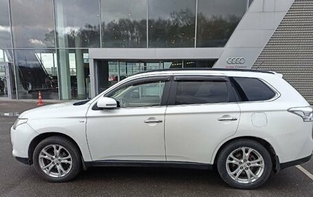 Mitsubishi Outlander III рестайлинг 3, 2013 год, 1 450 000 рублей, 7 фотография