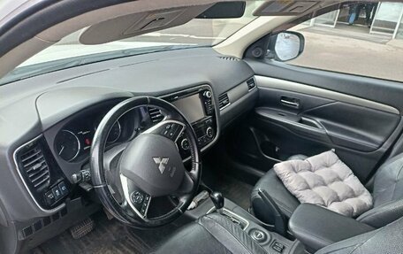 Mitsubishi Outlander III рестайлинг 3, 2013 год, 1 450 000 рублей, 8 фотография