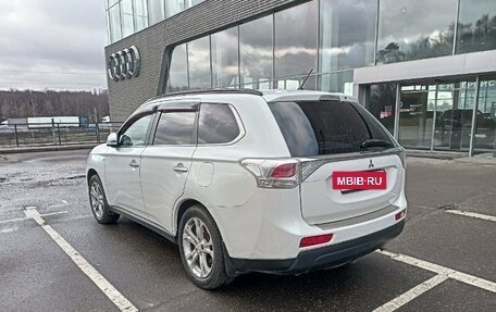 Mitsubishi Outlander III рестайлинг 3, 2013 год, 1 450 000 рублей, 6 фотография