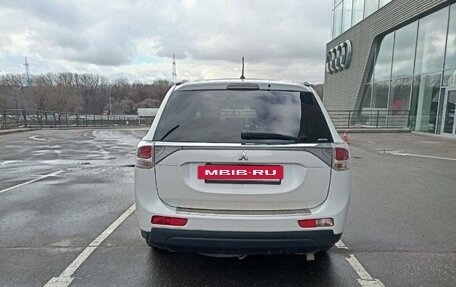 Mitsubishi Outlander III рестайлинг 3, 2013 год, 1 450 000 рублей, 5 фотография