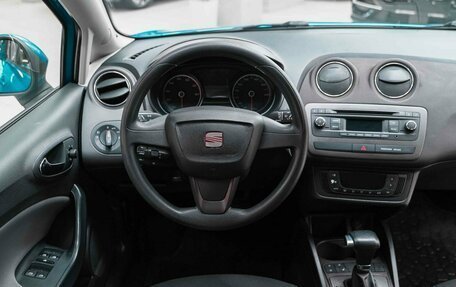 SEAT Ibiza IV рестайлинг 2, 2013 год, 625 000 рублей, 10 фотография