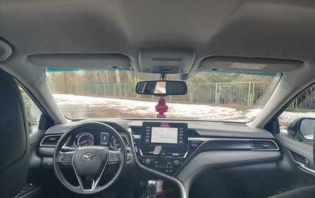 Toyota Camry, 2021 год, 2 800 000 рублей, 10 фотография