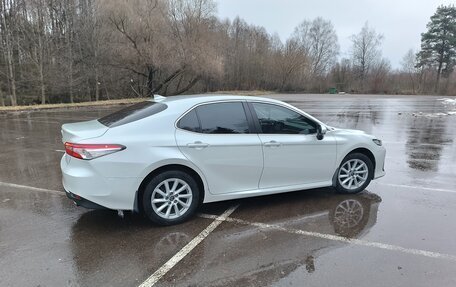 Toyota Camry, 2021 год, 2 800 000 рублей, 6 фотография