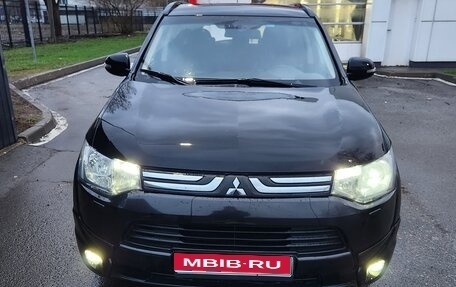 Mitsubishi Outlander III рестайлинг 3, 2013 год, 1 250 000 рублей, 1 фотография