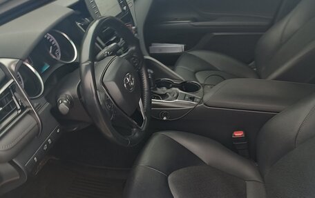 Toyota Camry, 2021 год, 2 800 000 рублей, 16 фотография