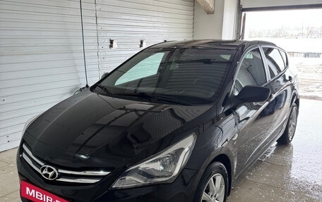 Hyundai Solaris II рестайлинг, 2015 год, 950 000 рублей, 1 фотография