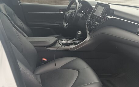 Toyota Camry, 2021 год, 2 800 000 рублей, 19 фотография