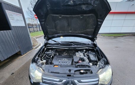 Mitsubishi Outlander III рестайлинг 3, 2013 год, 1 250 000 рублей, 7 фотография