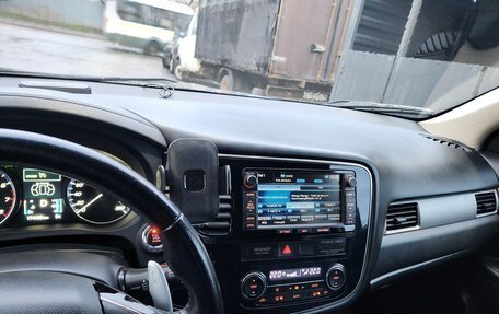 Mitsubishi Outlander III рестайлинг 3, 2013 год, 1 250 000 рублей, 17 фотография