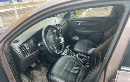 KIA Rio IV, 2018 год, 1 570 000 рублей, 2 фотография