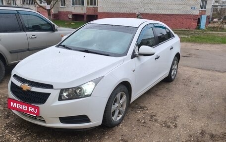 Chevrolet Cruze II, 2011 год, 690 000 рублей, 2 фотография