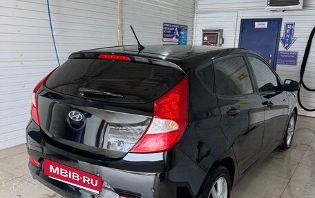 Hyundai Solaris II рестайлинг, 2015 год, 950 000 рублей, 4 фотография