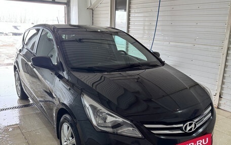 Hyundai Solaris II рестайлинг, 2015 год, 950 000 рублей, 3 фотография