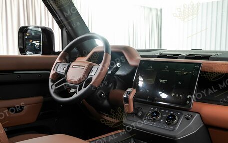 Land Rover Defender II, 2025 год, 29 000 000 рублей, 10 фотография