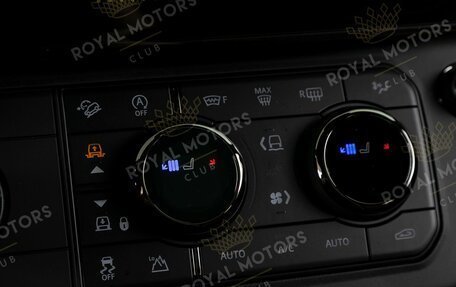 Land Rover Defender II, 2025 год, 29 000 000 рублей, 13 фотография